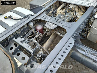 2019-mercedes-benz-arocs-2046-1327026-44902067