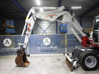 2013-takeuchi-tb295w-1404300-44902324