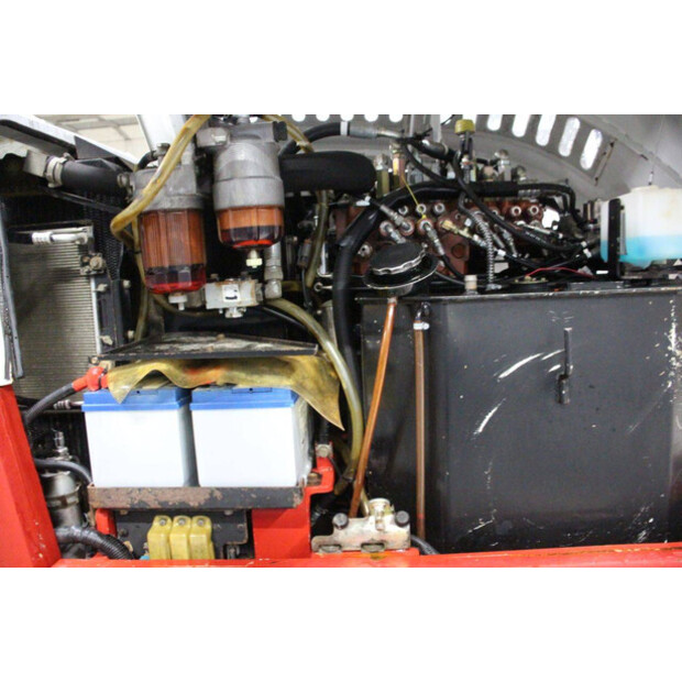 2013 تاكوتشي TB295W-44902340