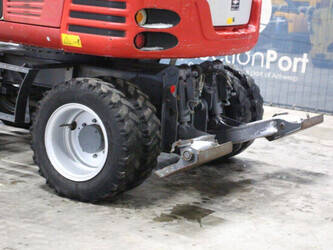 2013-takeuchi-tb295w-1404300-44902356