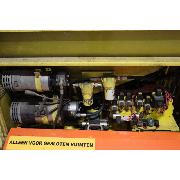 German S205 F12-44902680