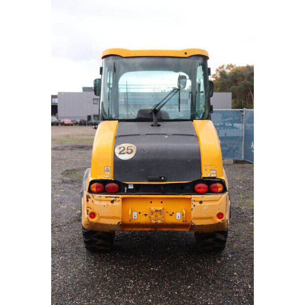 2017 JCB 406 T4-44902697