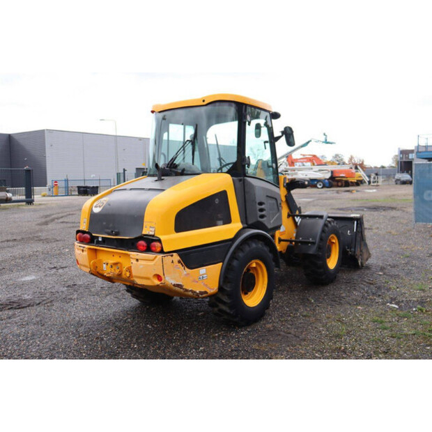 2017 JCB 406 T4-44902698