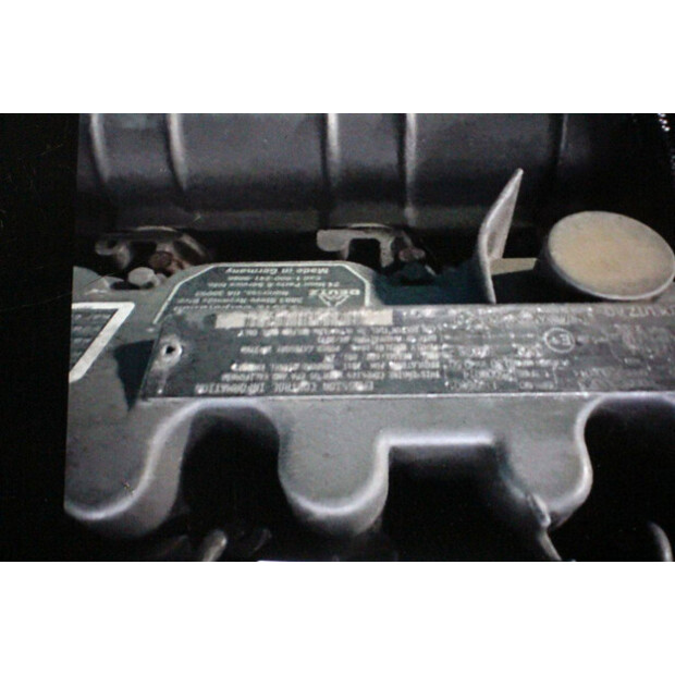 2011 Genie S-65-44902917