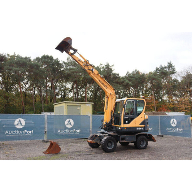 2013 Hyundai 55W-9-44903065