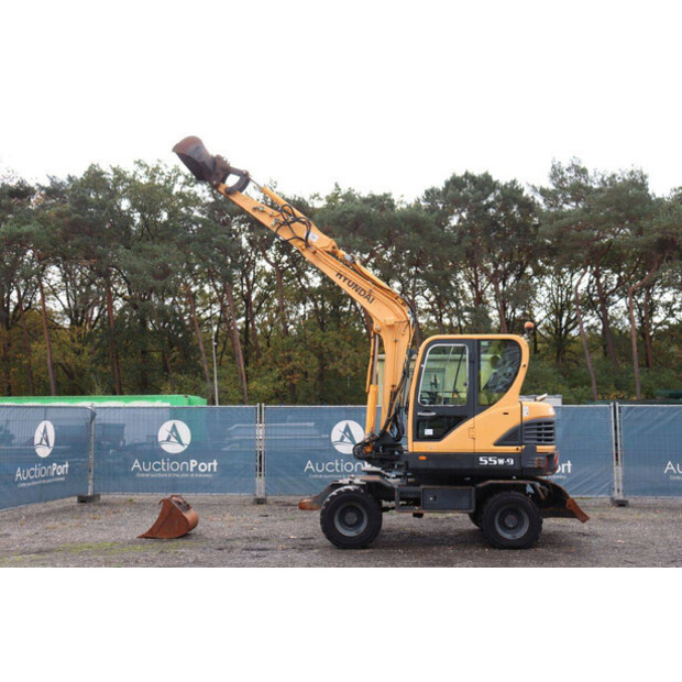 2013 Hyundai 55W-9-44903066