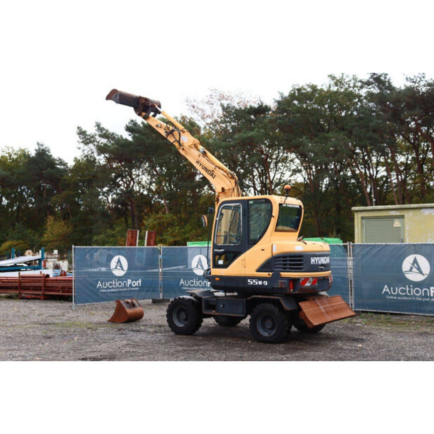 2013 Hyundai 55W-9-44903067