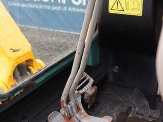 2012-yanmar-vio20-4-1404325-44903141