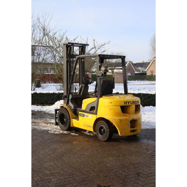 2012 Hyundai 30D-7E-44903889