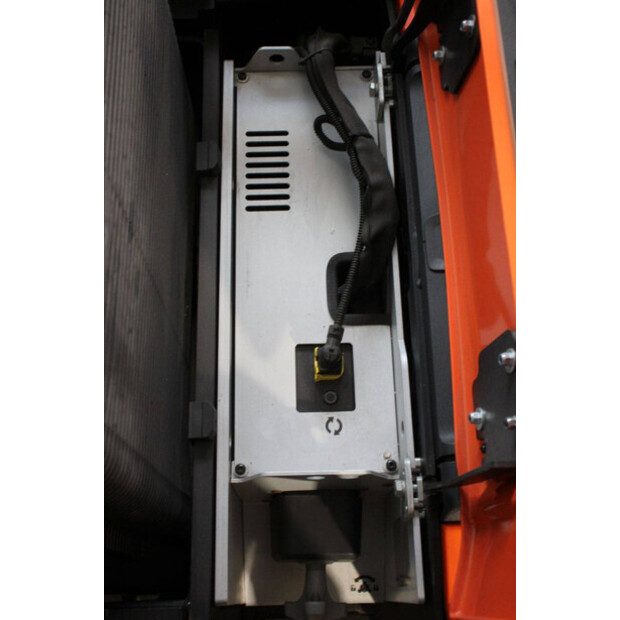 2020 Toyota SPE120-44903936