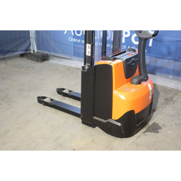 2019 Toyota SWE100-44903995