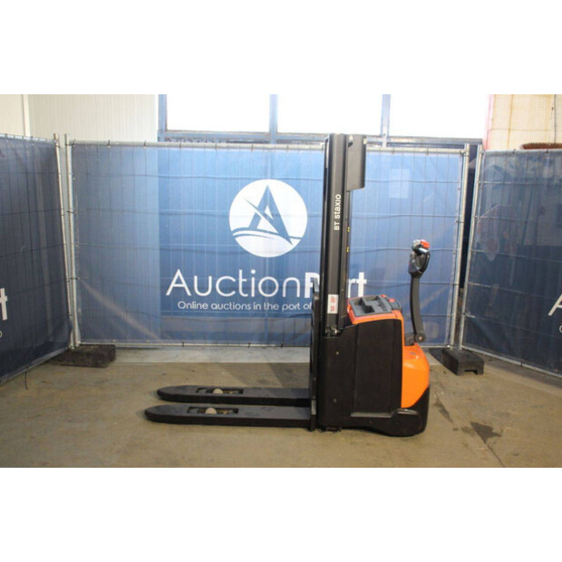 2017 Toyota SWE140L-44904064