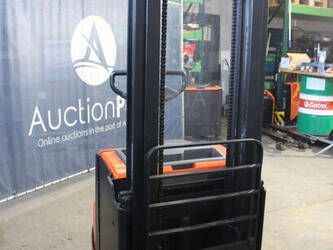 2017-toyota-swe140l-1404354-44904067