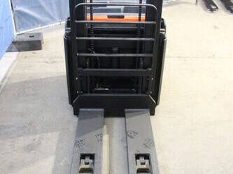 2017-toyota-swe140l-1404354-44904068