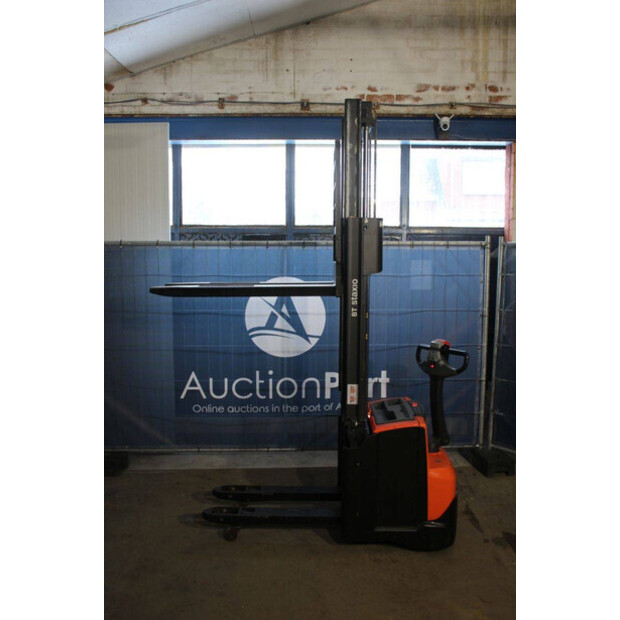 2017 Toyota SWE140L-44904078