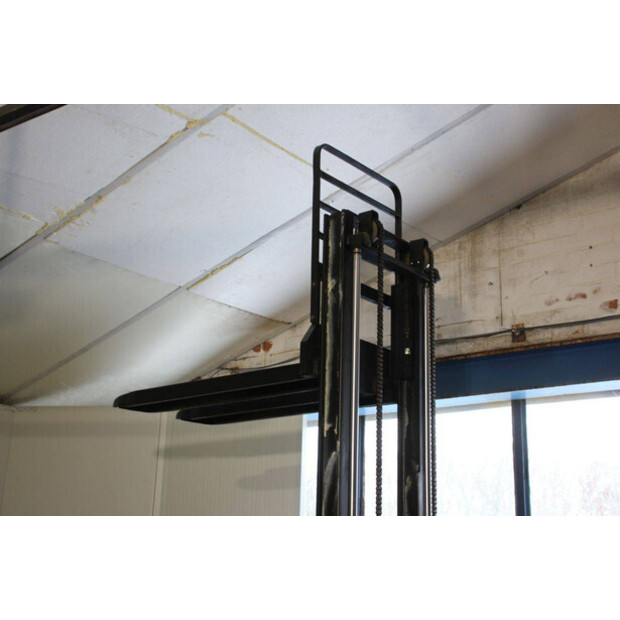 2017 Toyota SWE140L-44904082