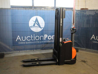 Image de Empileur de palettes piéton 2018 Toyota SWE120