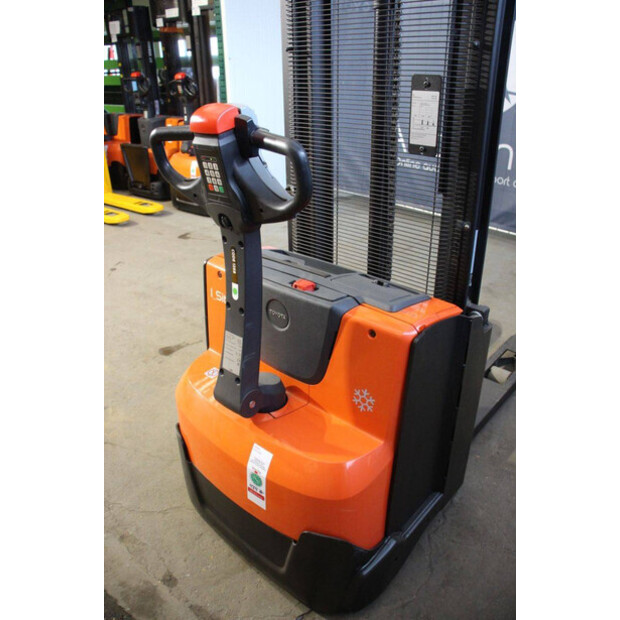 2018 Toyota SWE120-44904111