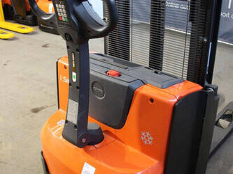 2018-toyota-swe120-1404356-44904111