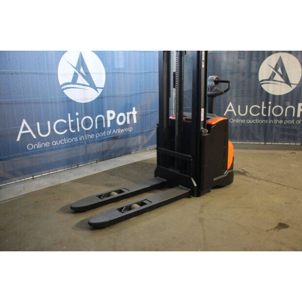 2018 Toyota SWE120-44904114