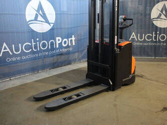 2018-toyota-swe120-1404356-44904114