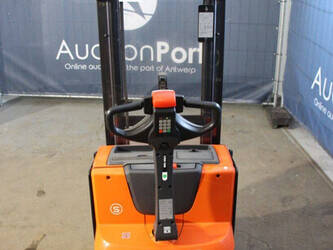 2018-toyota-swe120-1404357-44904133