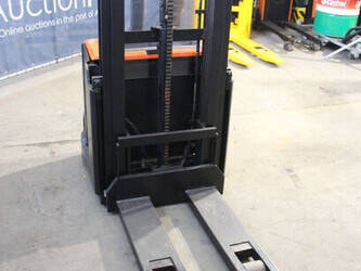 2018-toyota-swe120-1404357-44904135