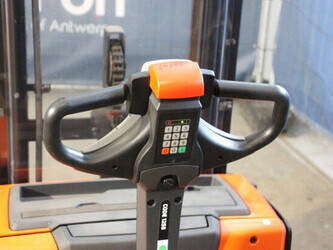 2018-toyota-swe120-1404357-44904143