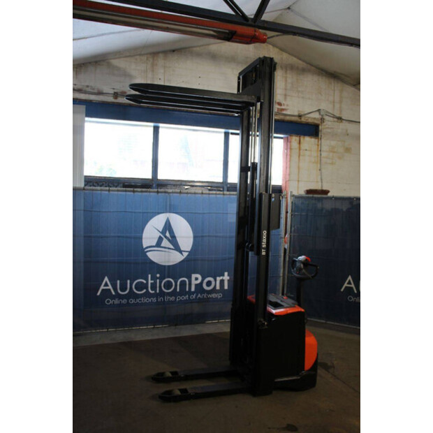 2018 Toyota SWE120-44904148