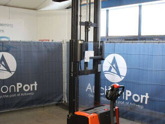 2018-toyota-swe120-1404357-44904150