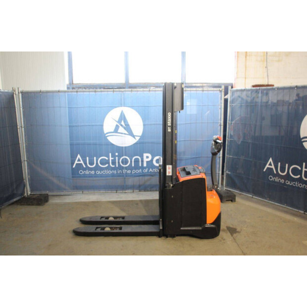 2017 تويوتا SWE140L-44904154