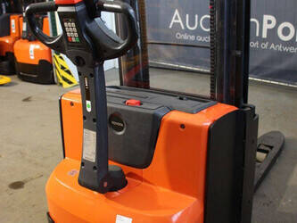 2017-toyota-swe140l-44904157