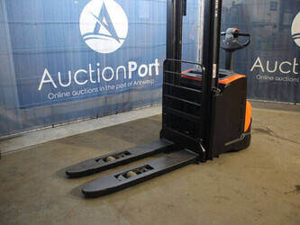 2017-toyota-swe140l-44904160