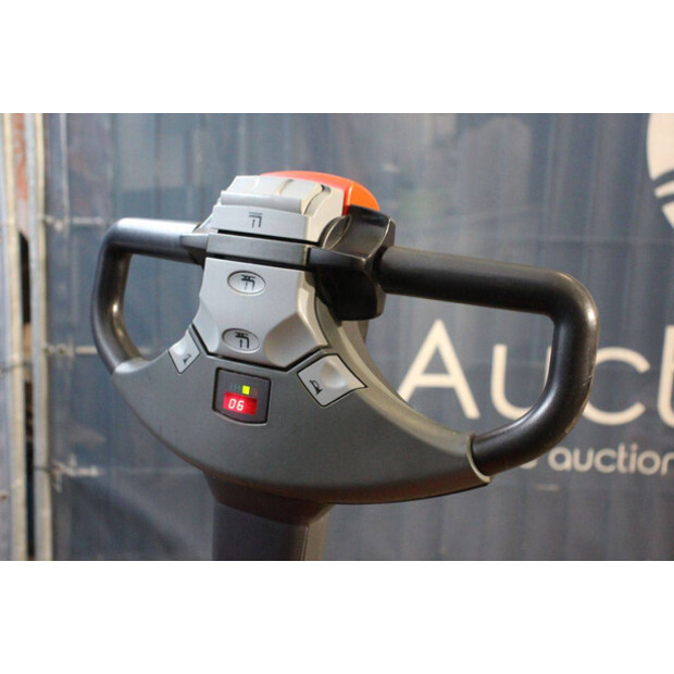 2017 تويوتا SWE140L-44904165