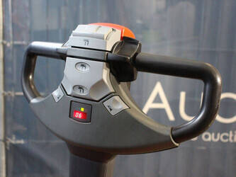 2017-toyota-swe140l-44904165