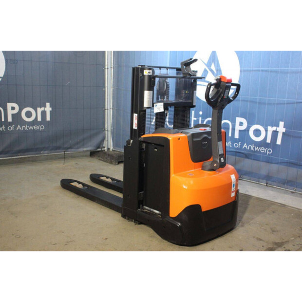 2020 Toyota SWE200D-44904179