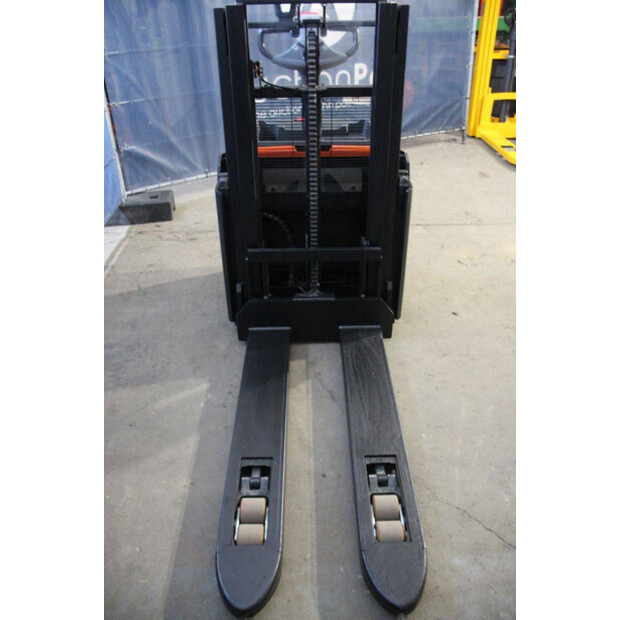 2020 Toyota SWE200D-44904183