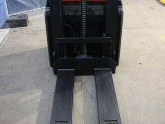 2020-toyota-swe200d-1404359-44904183