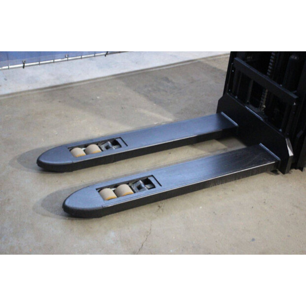 2020 Toyota SWE200D-44904185