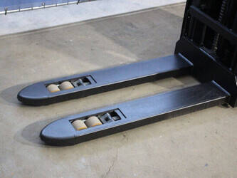 2020-toyota-swe200d-1404359-44904185