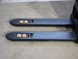 2020-toyota-swe200d-1404359-44904186