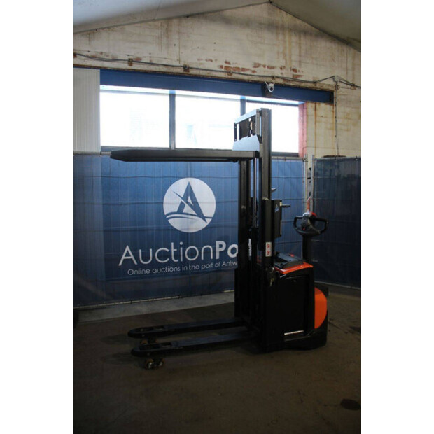 2020 Toyota SWE200D-44904196