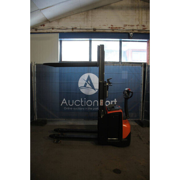 2020 Toyota SWE200D-44904197