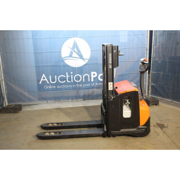 2020 Toyota SWE200D-44904202