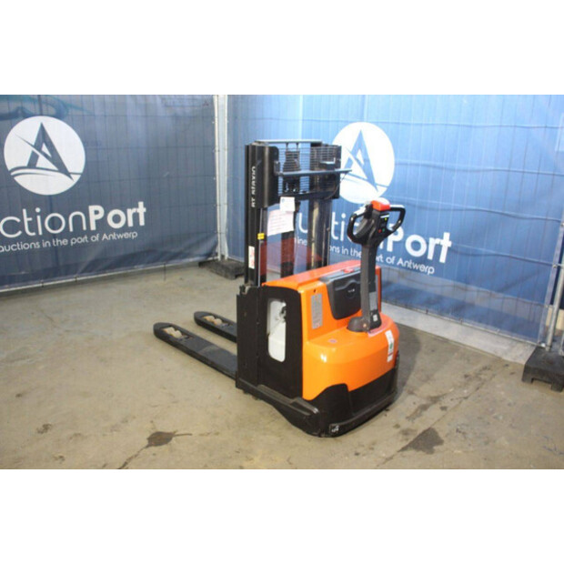 2020 Toyota SWE200D-44904203