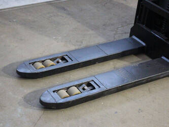 2020-toyota-swe200d-1404360-44904209