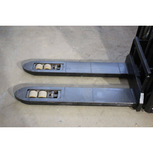 2020 Toyota SWE200D-44904210