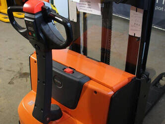 2020-toyota-swe200d-1404362-44904249