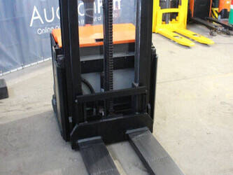 2020-toyota-swe200d-1404362-44904250