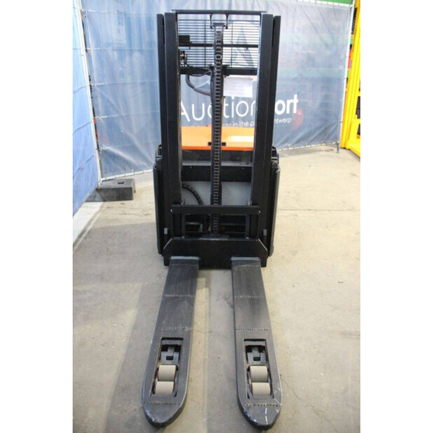 2020 Toyota SWE200D-44904251